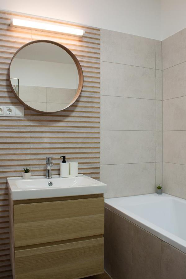 Titan Apartman Gyula Dış mekan fotoğraf