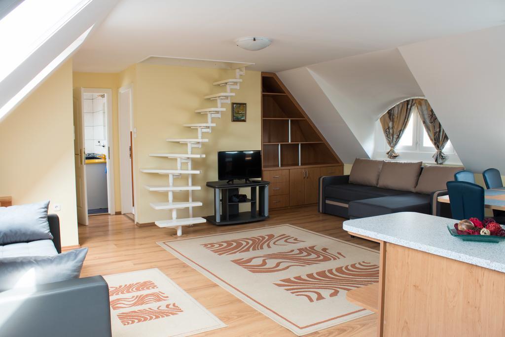 Titan Apartman Gyula Dış mekan fotoğraf